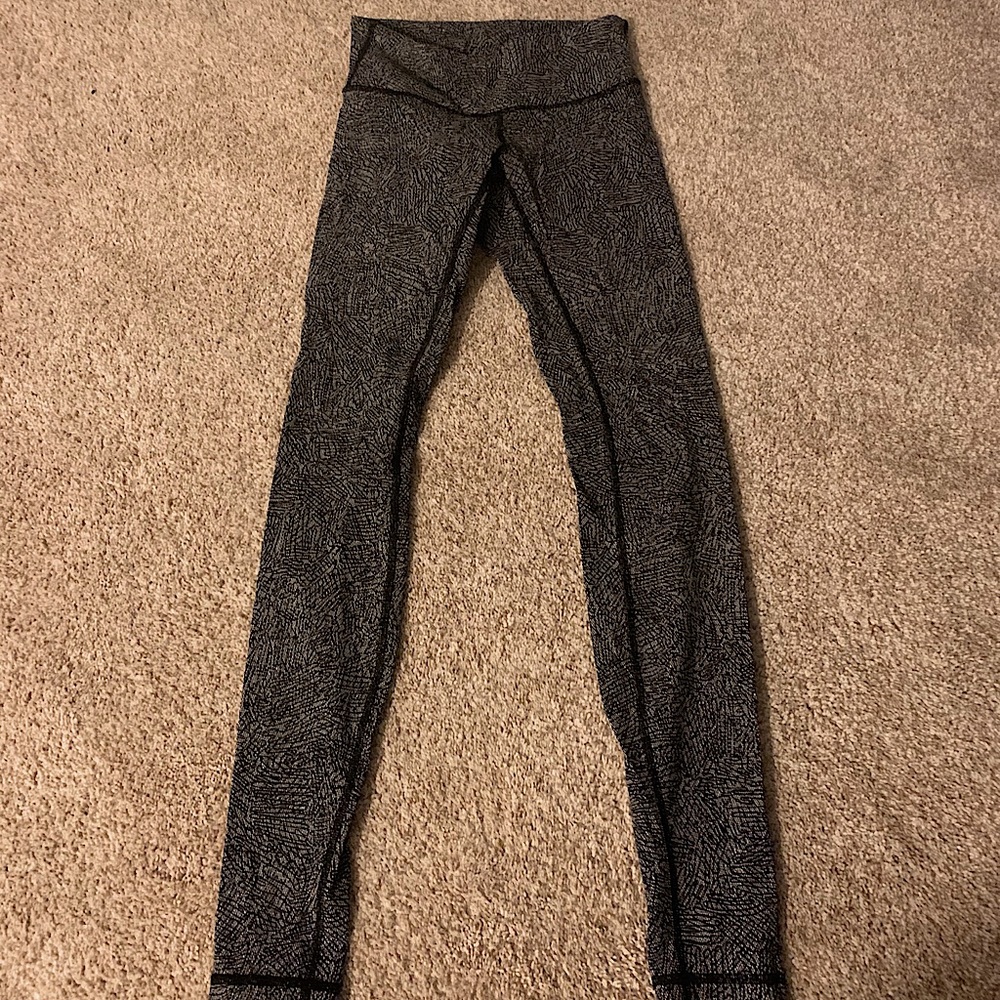 Lululemon Black Pattern Leggings Size 4